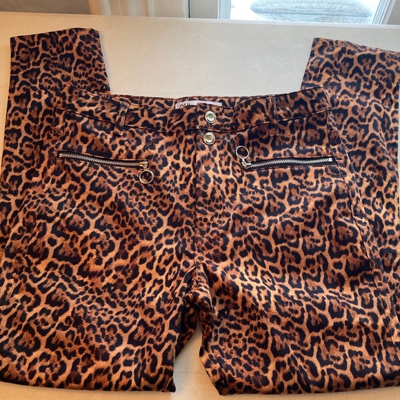 Zara Pants - NWOT Zara Animal Print Skinny Pants